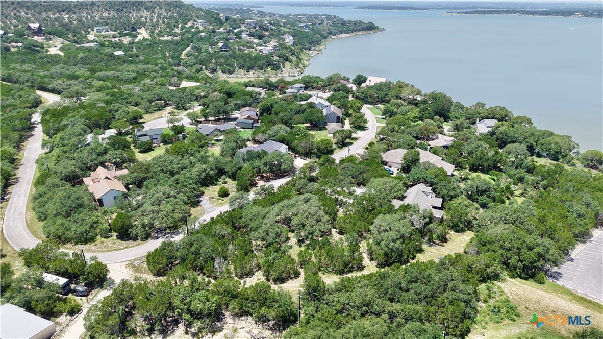 0.94 acres in Comal County gallery image 4