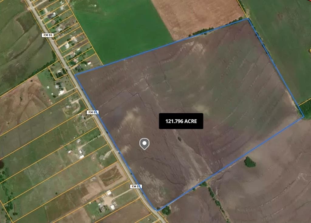 121.8 acres in Ellis County