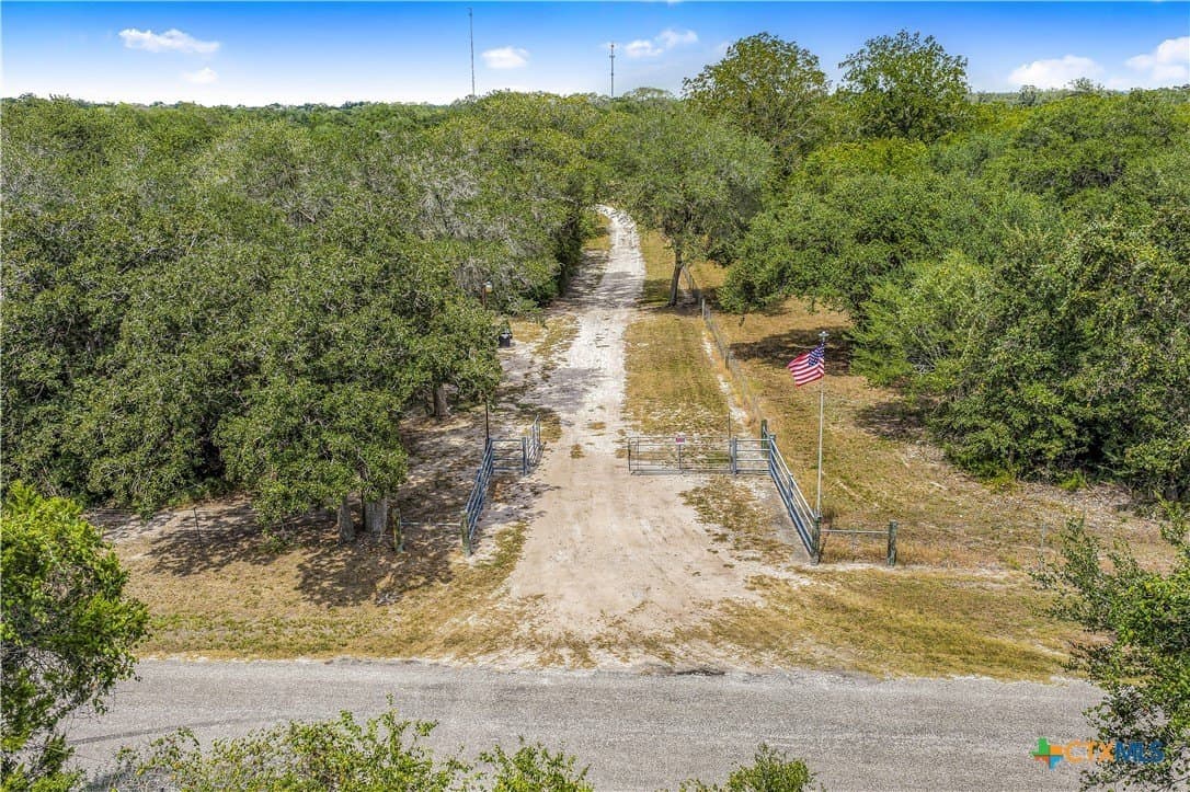 17.86 acres in Goliad County - photo 38