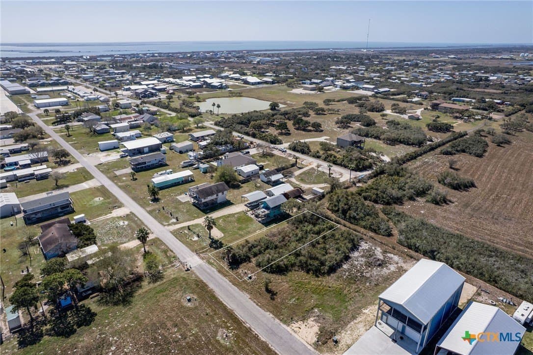 0.25 acres in Calhoun County gallery image 3