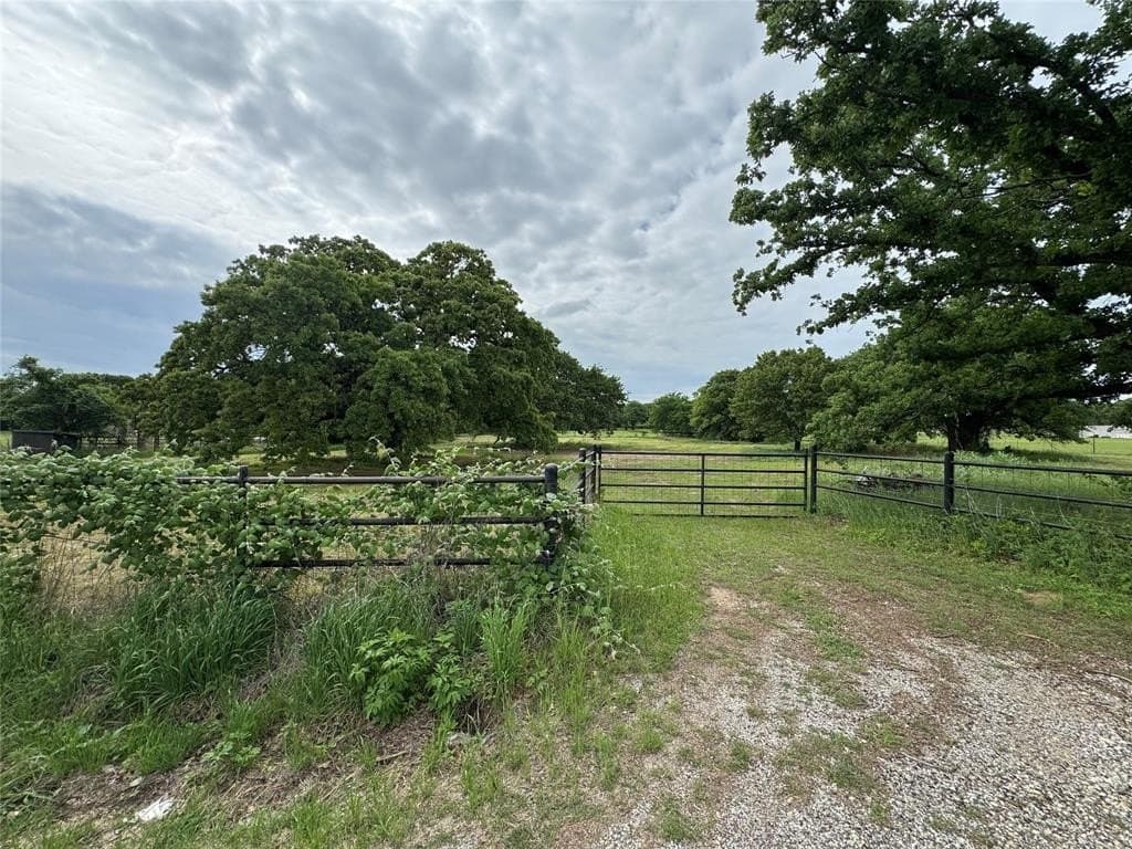 2 acres in Hood County