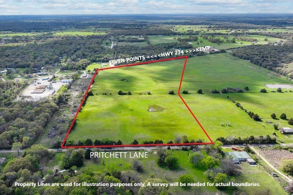 30.68 acres in Henderson County gallery image 2