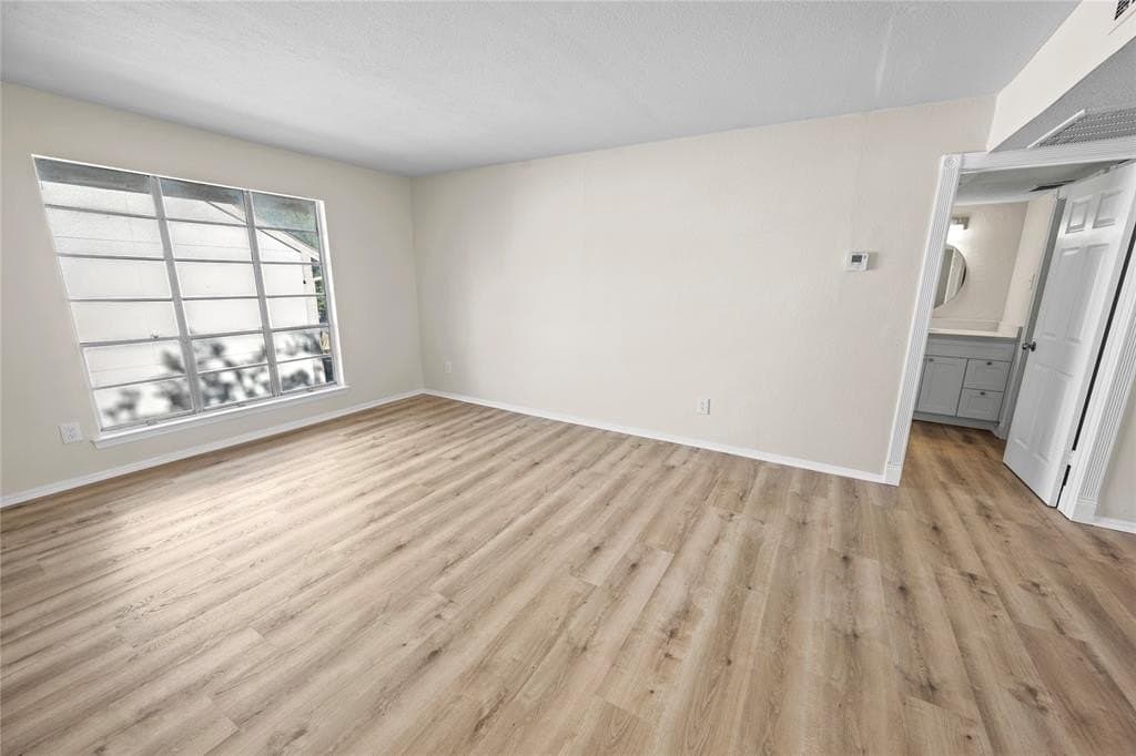 10.4 acres in Dallas County gallery image 3