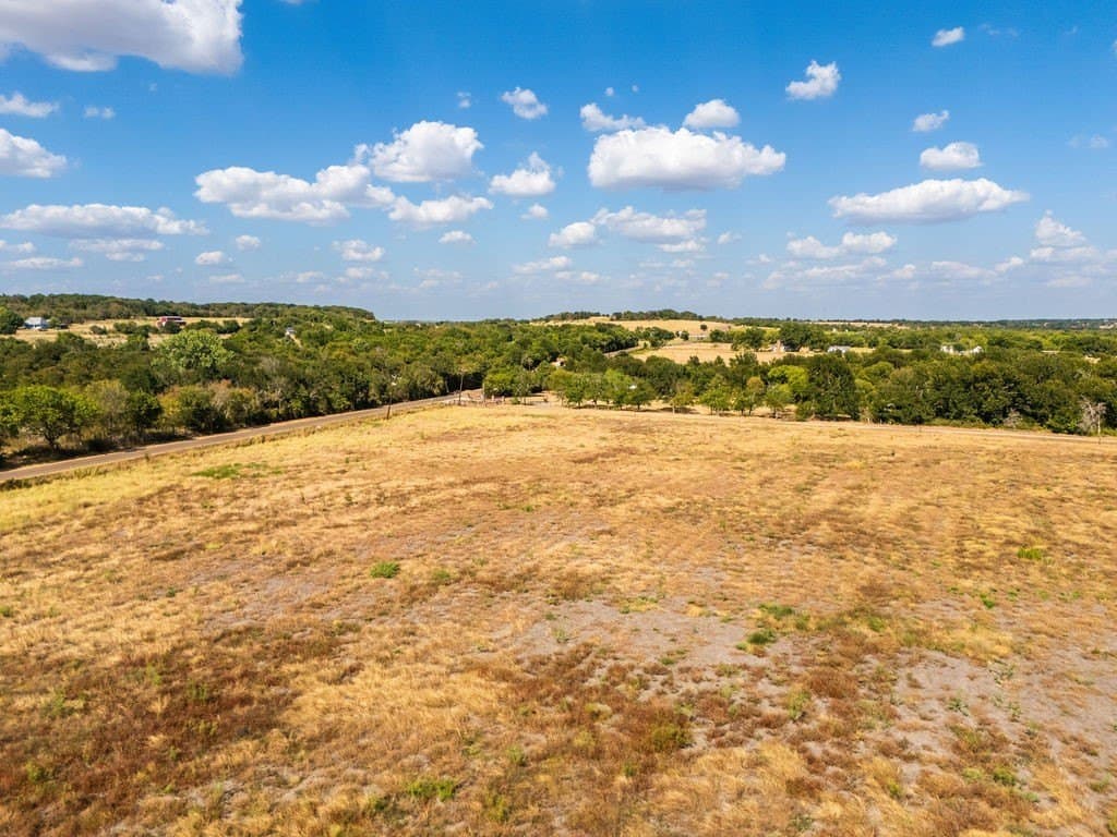 1 acres in McLennan County - photo 3