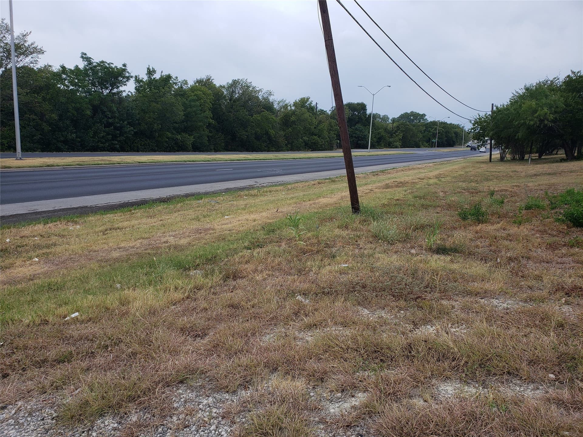 1.39 acres in Tarrant County - photo 2