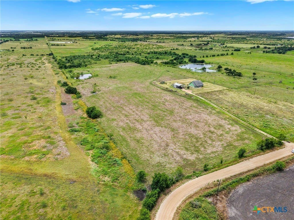 10.01 acres in Milam County gallery image 4