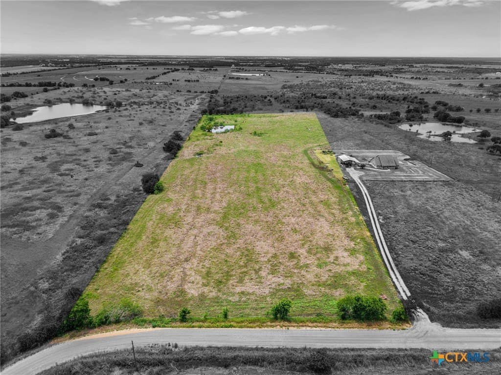 10.01 acres in Milam County
