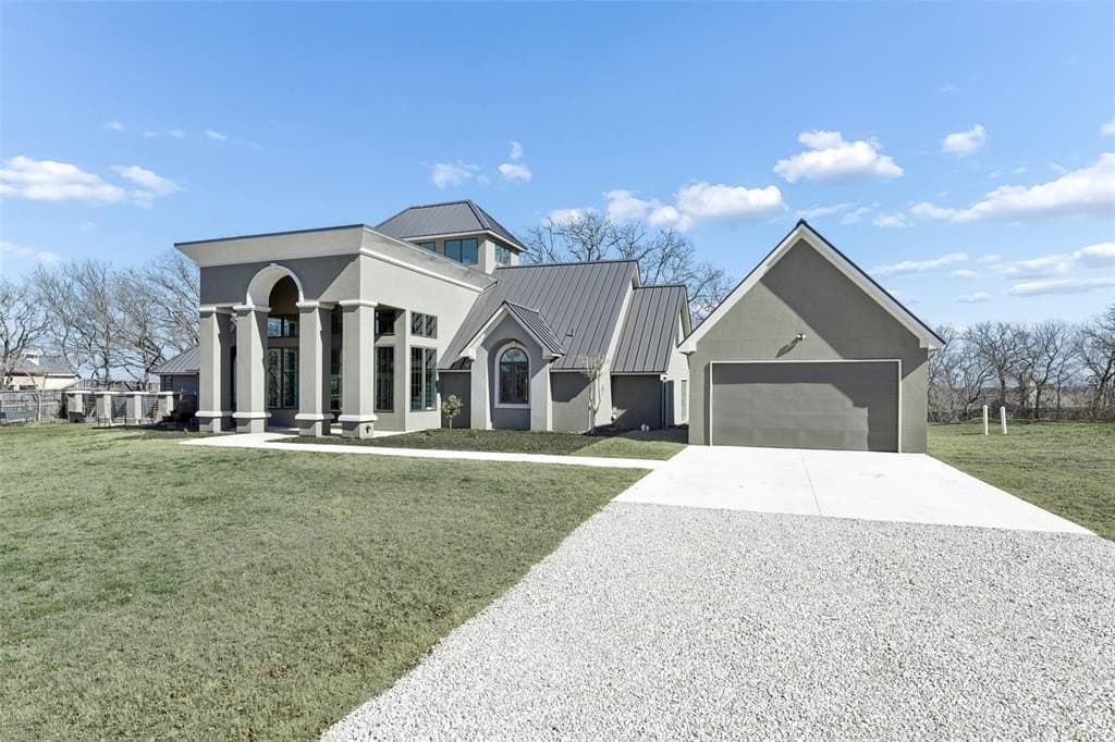 3.88 acres in Tarrant County gallery image 2