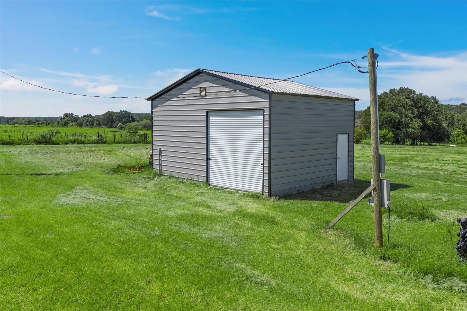 10 acres in Hill County - photo 12