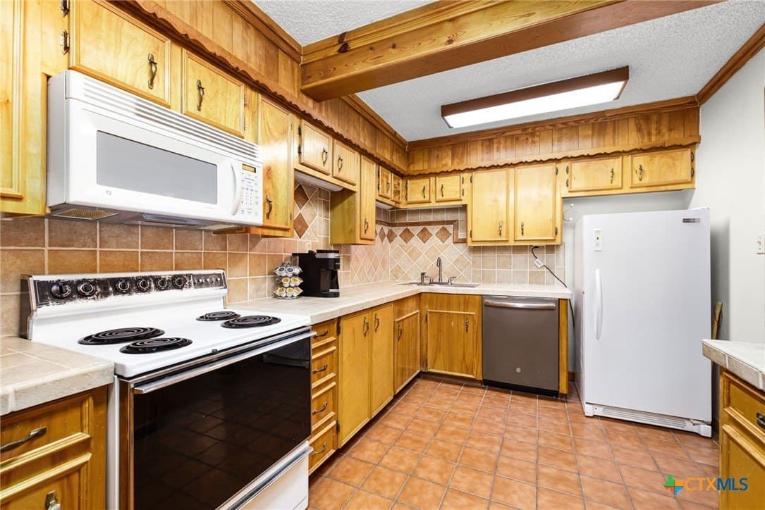 15.62 acres in Comal County - photo 34
