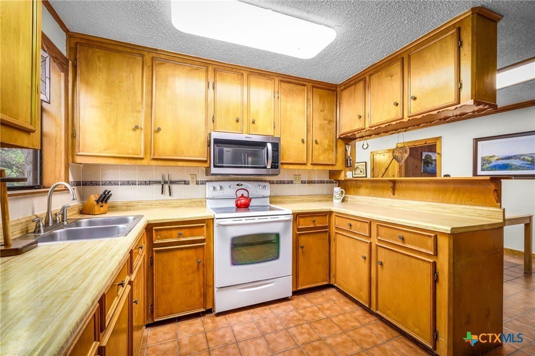 15.62 acres in Comal County - photo 28