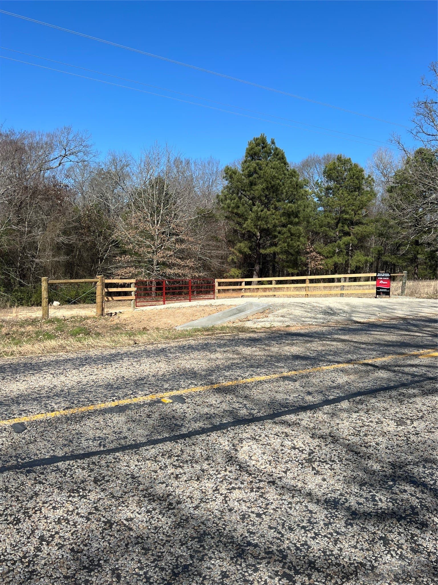 10 acres in Henderson County