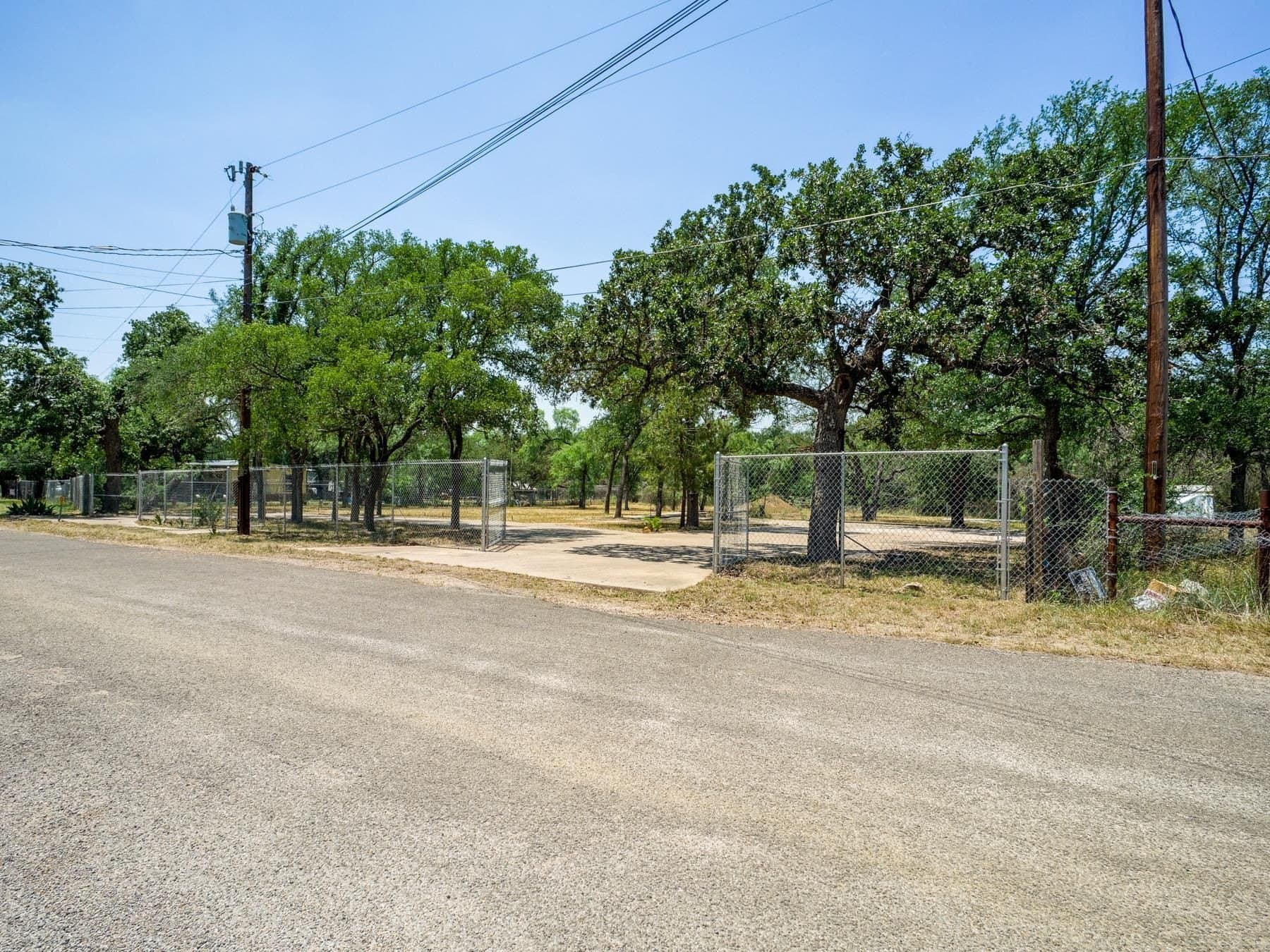 0.85 acres in Burnet County gallery image 4