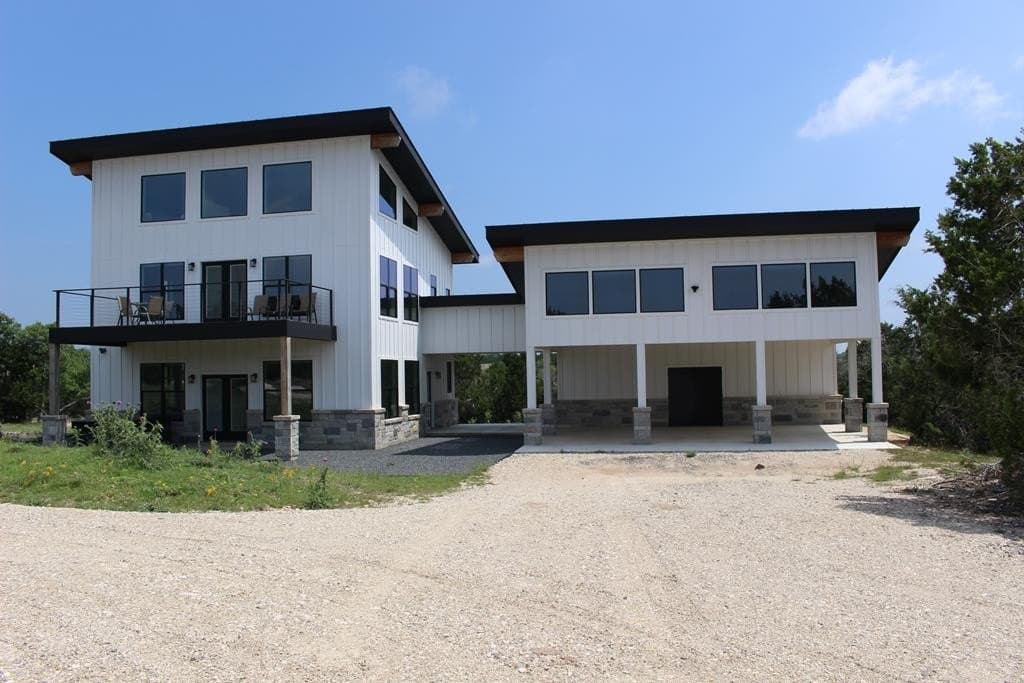 16.97 acres in Gillespie County