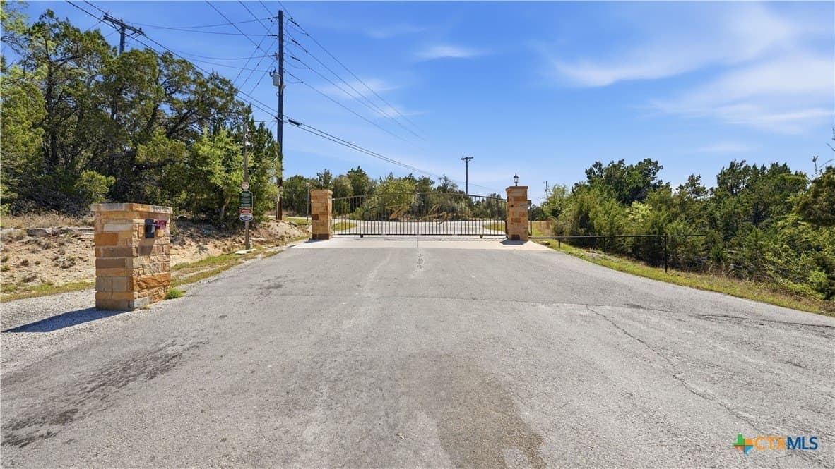 1.13 acres in Comal County gallery image 2