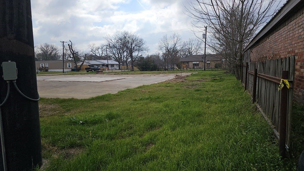 0.24 acres in Navarro County - photo 14