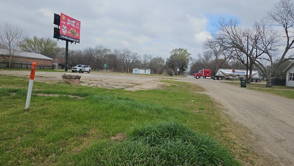 0.24 acres in Navarro County - photo 9