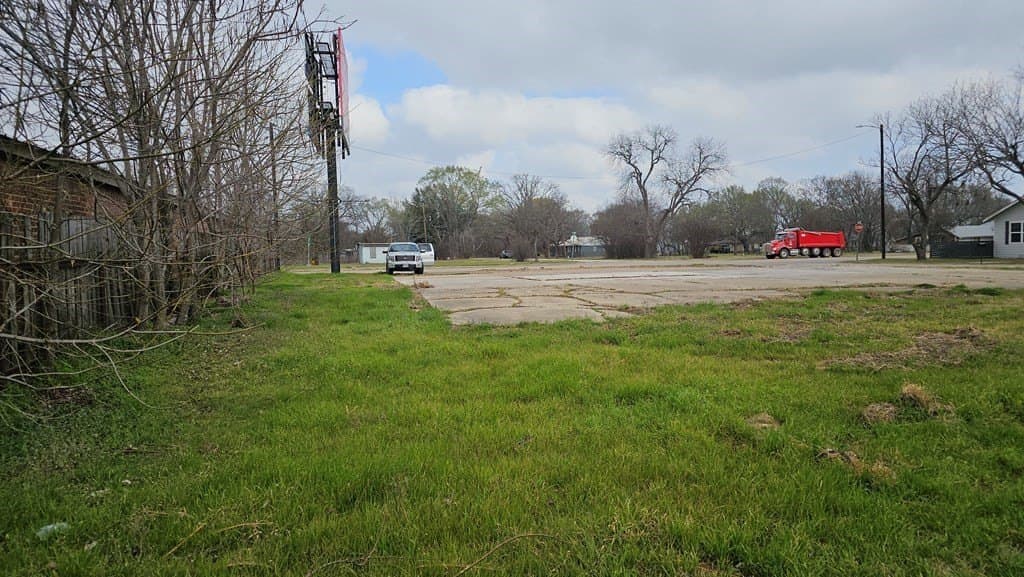 0.24 acres in Navarro County - photo 10