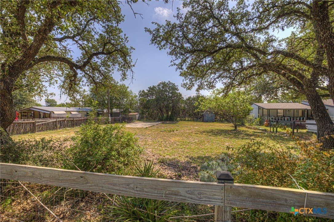 0.23 acres in Comal County - photo 3