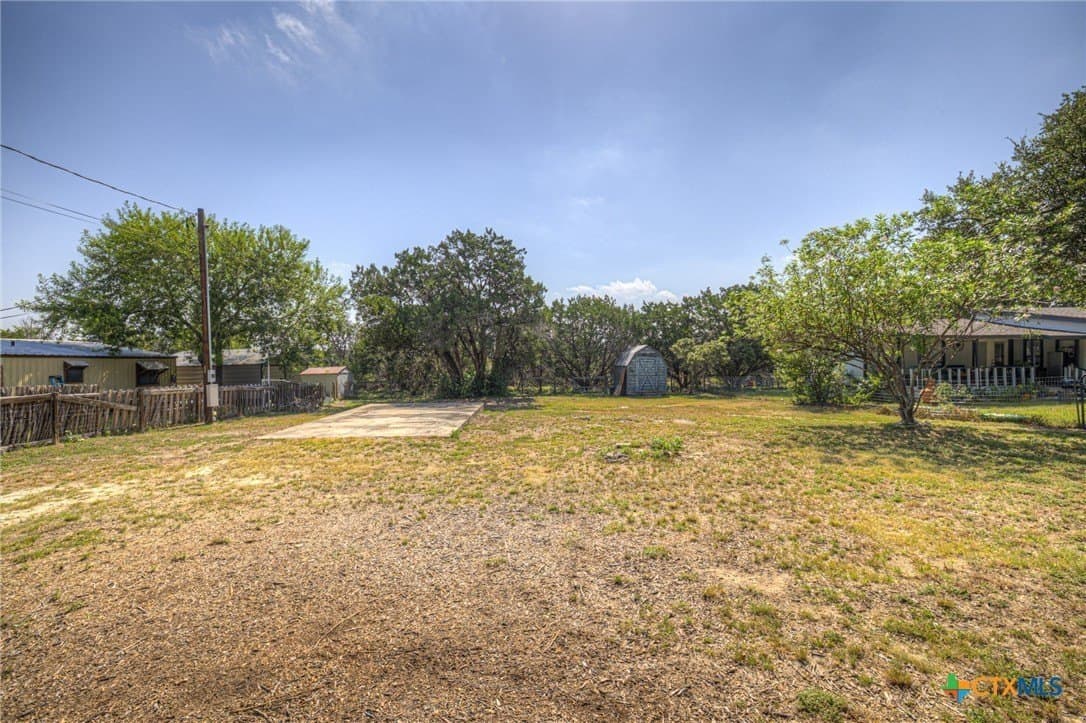 0.23 acres in Comal County - photo 5