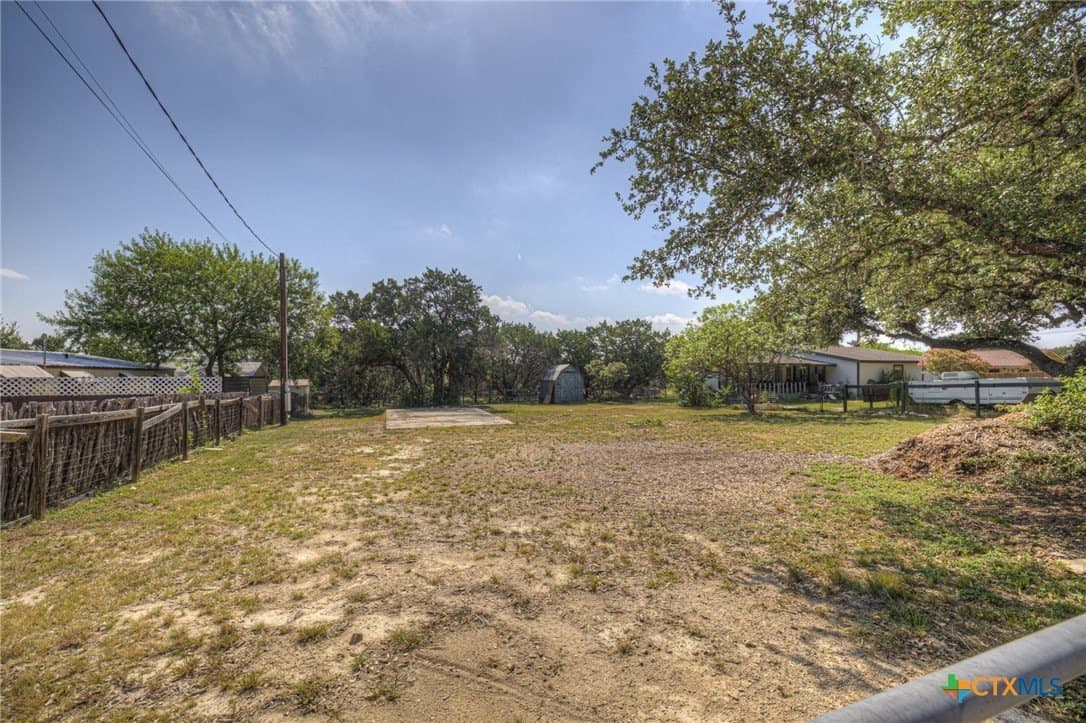 0.23 acres in Comal County - photo 4