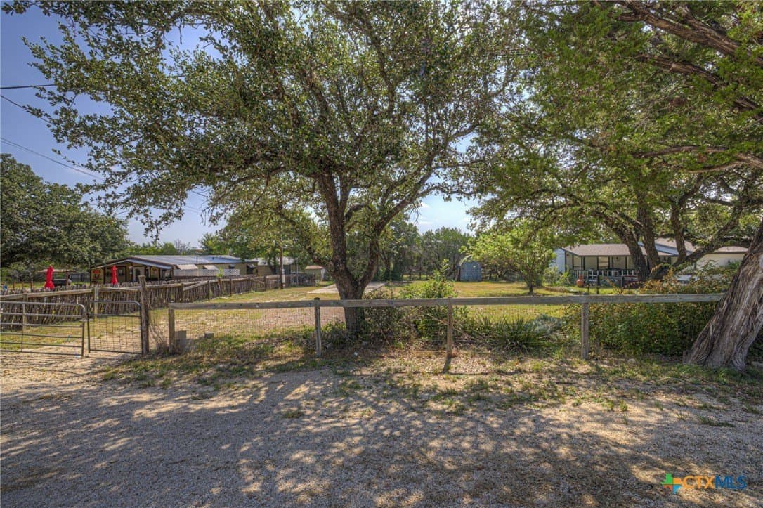 0.23 acres in Comal County - photo 2