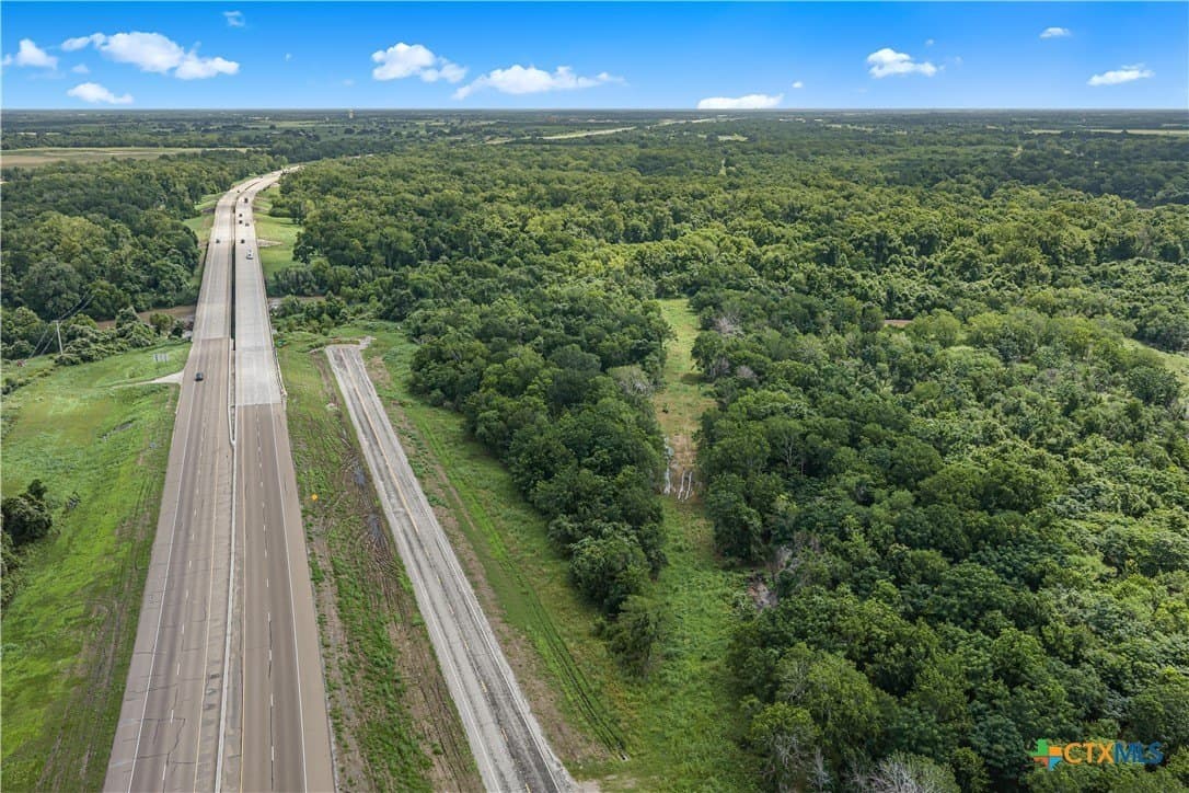 5.09 acres in Victoria County gallery image 2