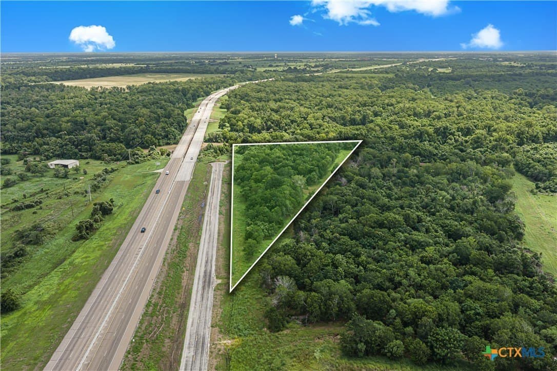 5.09 acres in Victoria County gallery image 3