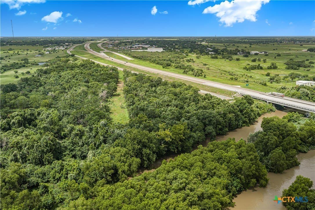 5.09 acres in Victoria County gallery image 4
