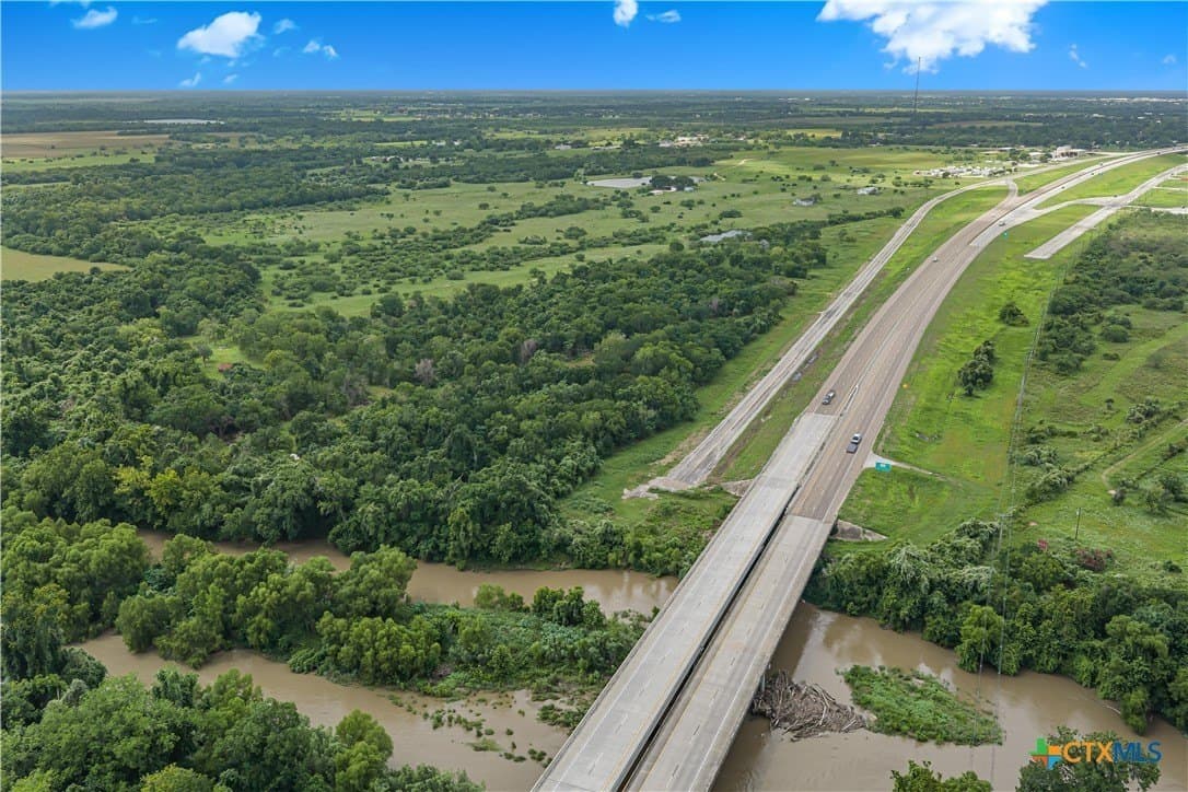 5.09 acres in Victoria County - photo 6