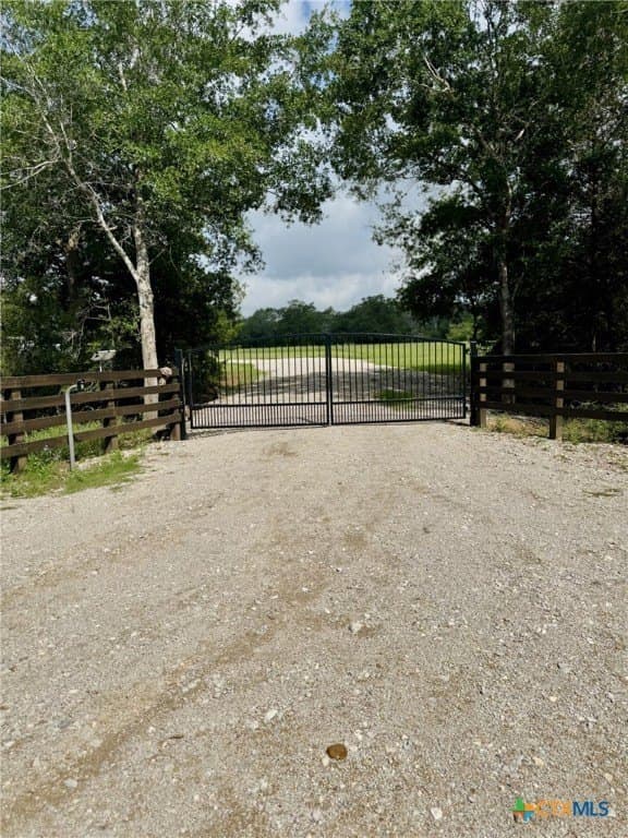 17.93 acres in Lavaca County gallery image 3