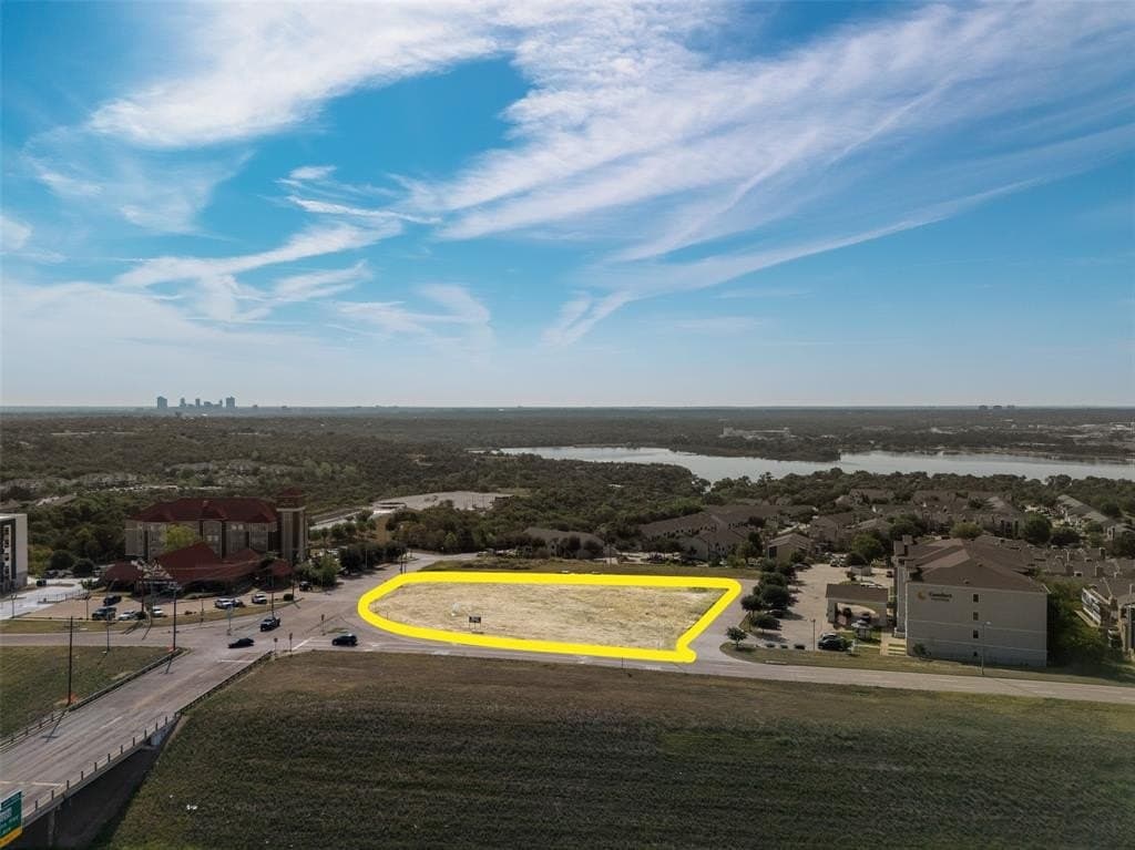 1.38 acres in Tarrant County gallery image 2