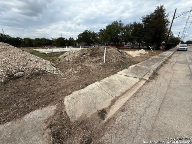 0.2 acres in Bexar County - photo 6