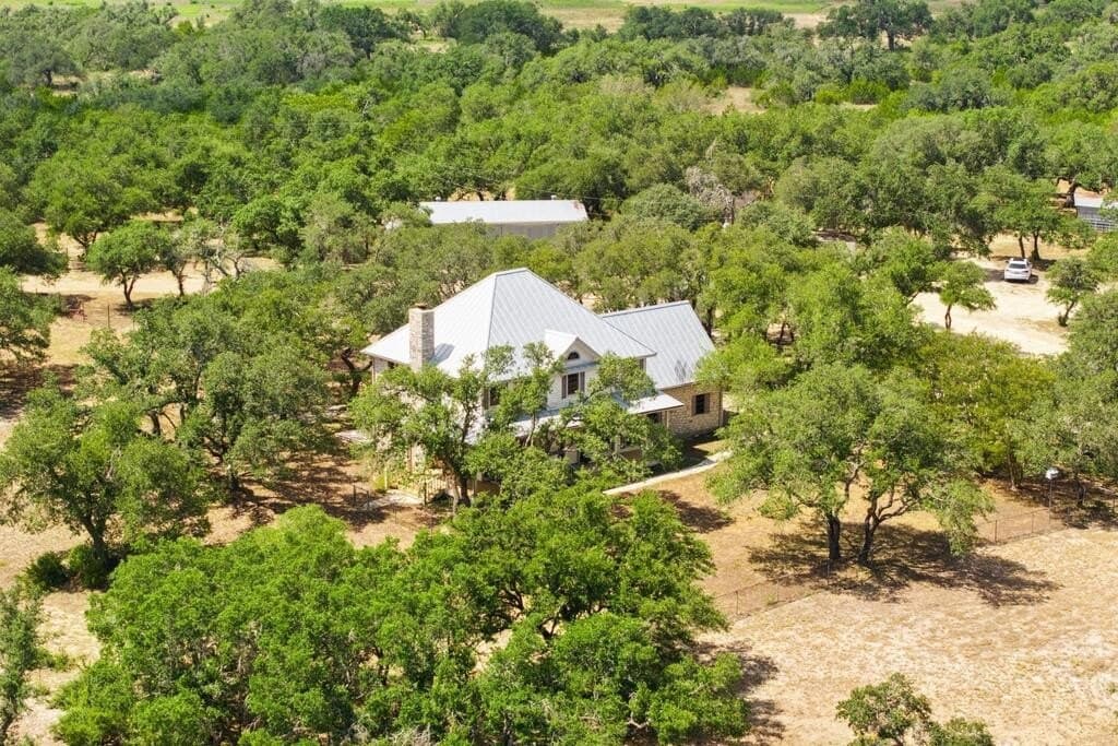 60.61 acres in Comal County - photo 2