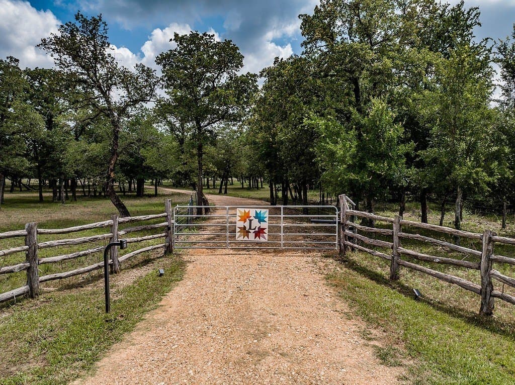 12.52 acres in Fayette County gallery image 3