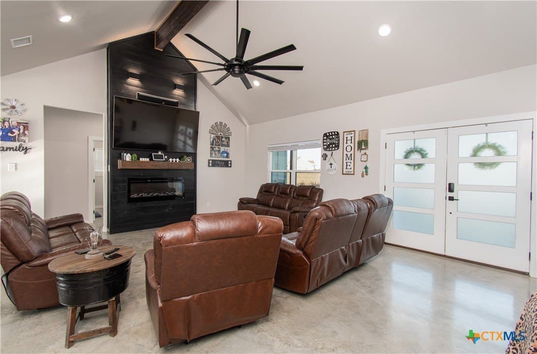 10.03 acres in Milam County gallery image 4