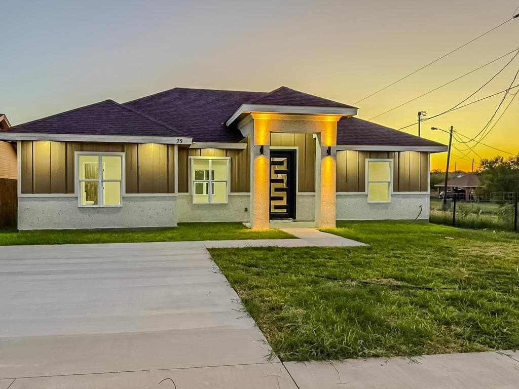 6,000 acres in Maverick County