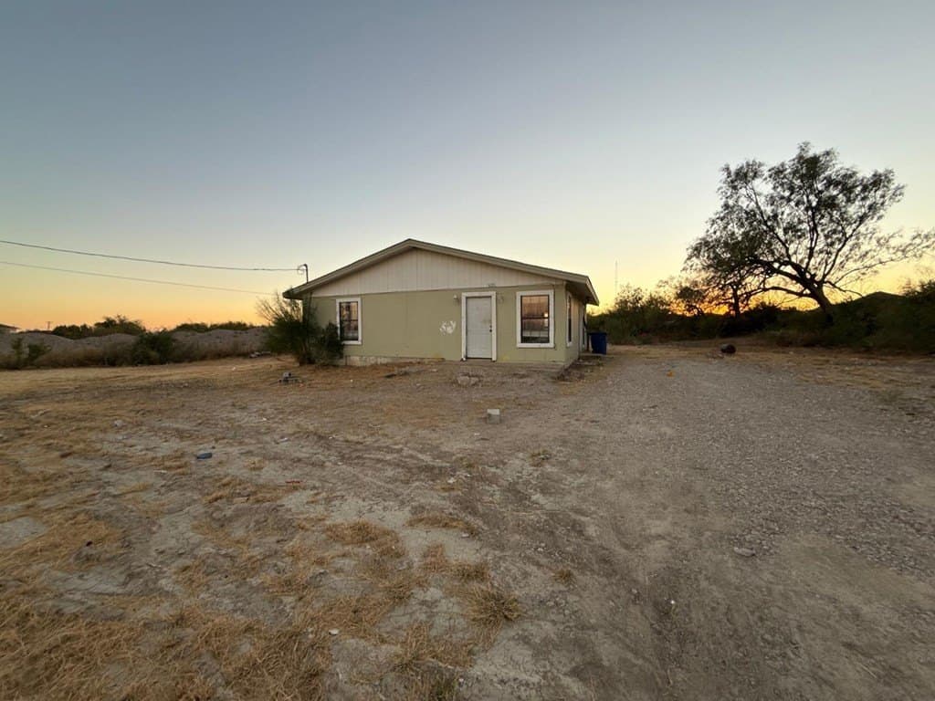 27,834 acres in Maverick County gallery image 2