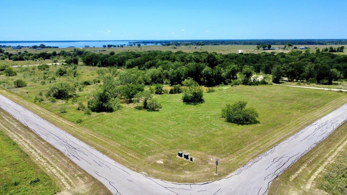 1.25 acres in Navarro County - photo 7