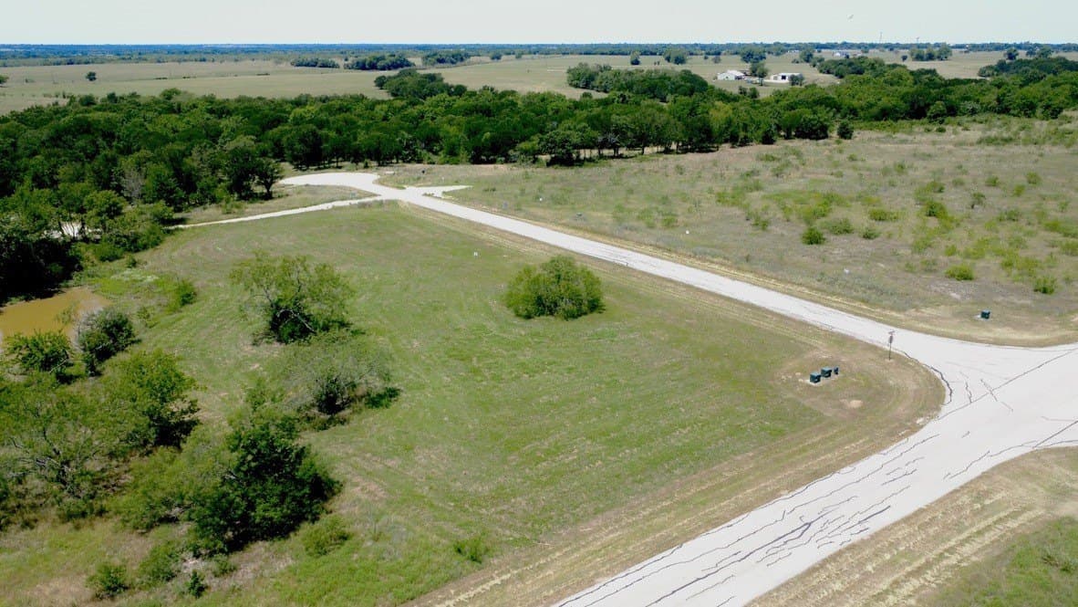 1.25 acres in Navarro County - photo 8