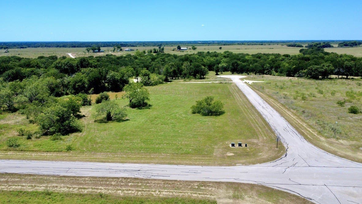 1.25 acres in Navarro County - photo 10
