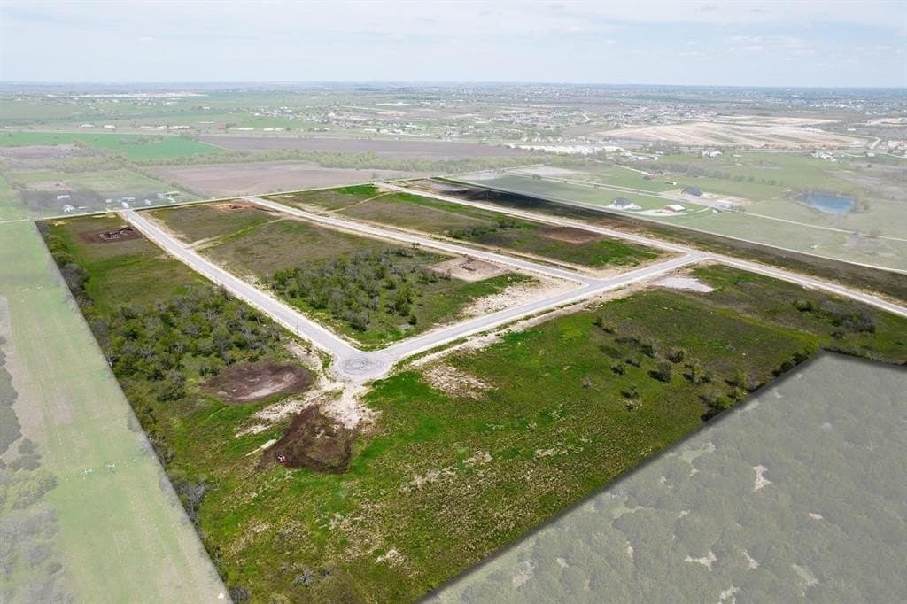 1 acres in Johnson County gallery image 3