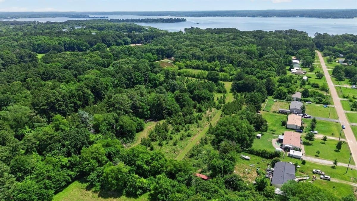 26.05 acres in Henderson County - photo 8