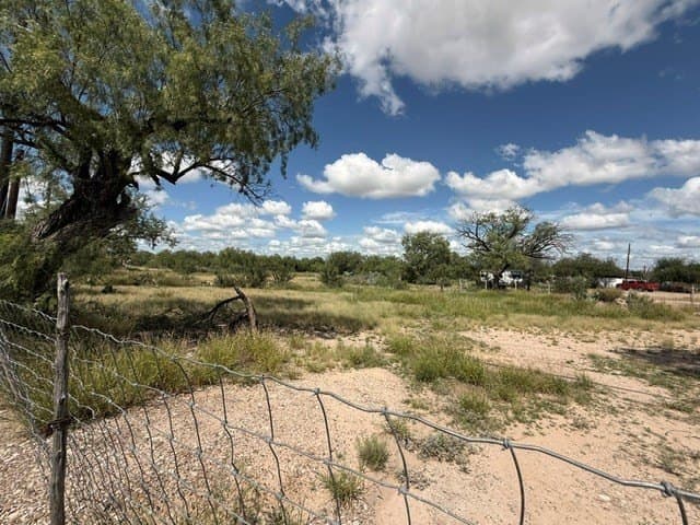 1.6 acres in Maverick County gallery image 2