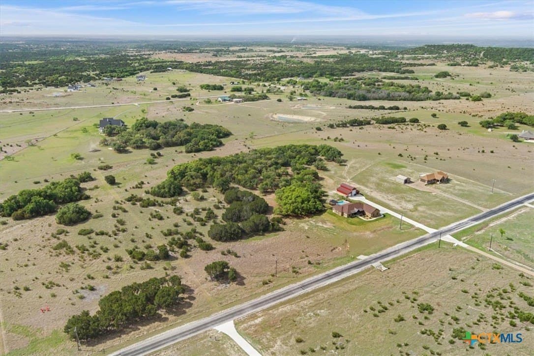 5.01 acres in Lampasas County gallery image 3