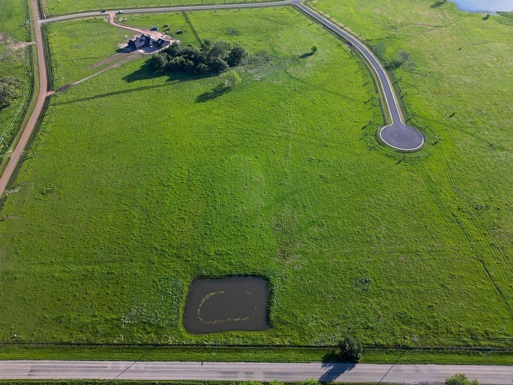 6.94 acres in Fayette County gallery image 2