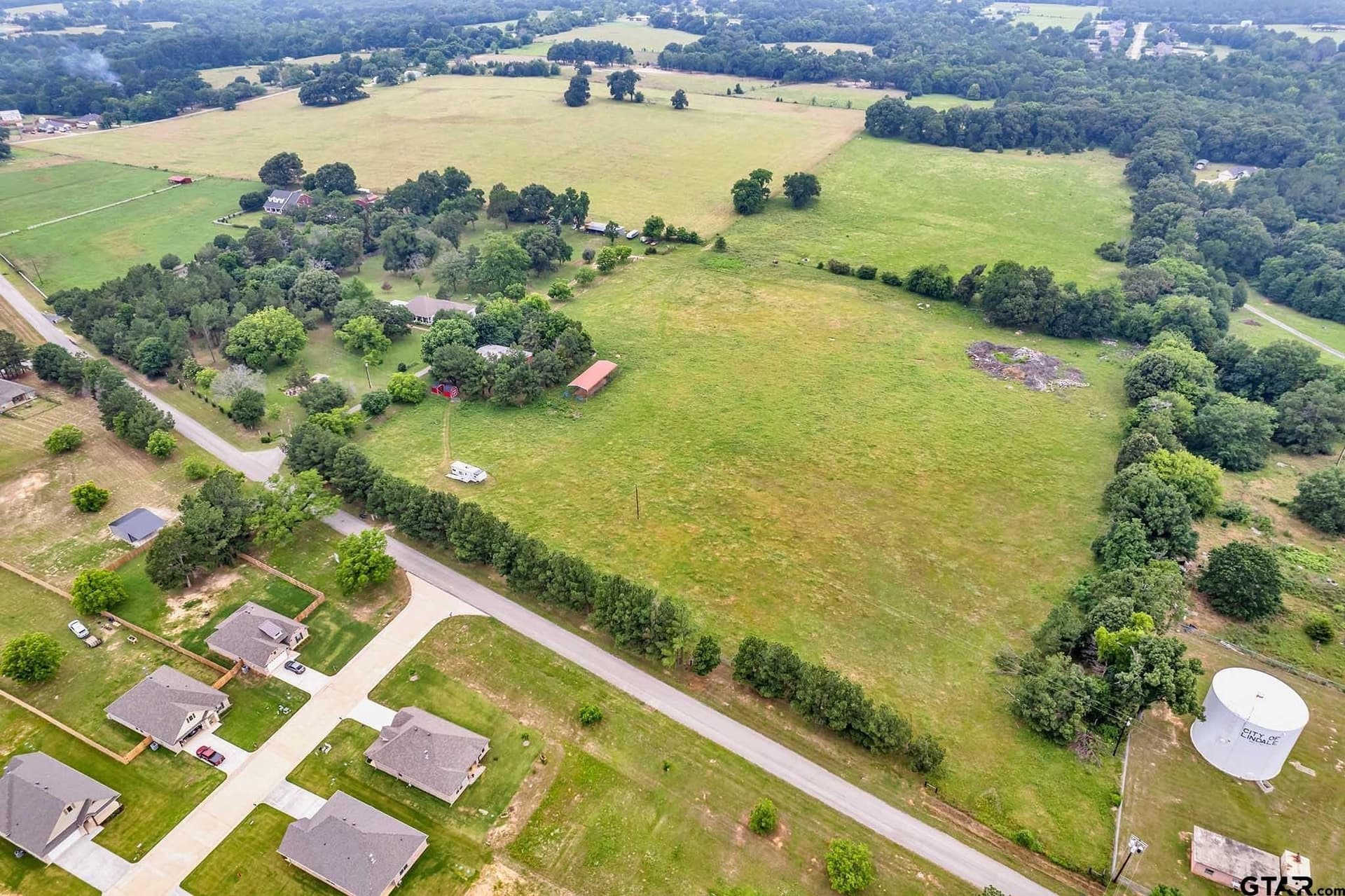 44 acres in Smith County gallery image 2