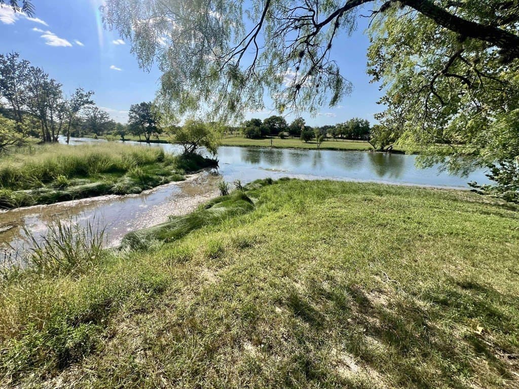 11.01 acres in Bandera County gallery image 4