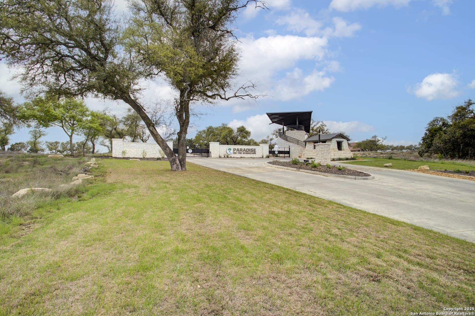 1.24 acres in Comal County gallery image 2
