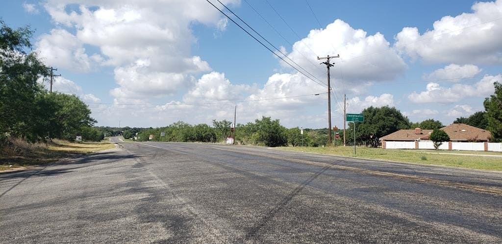 6.7 acres in Nolan County gallery image 2